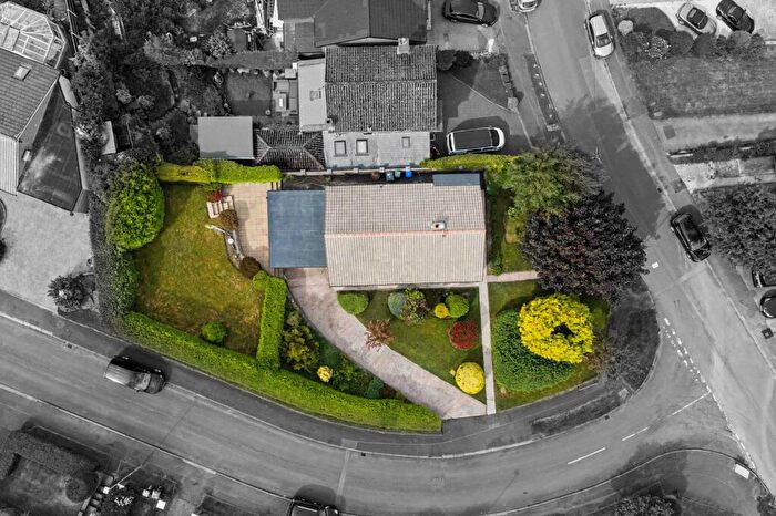 3 Bedroom Detached Bungalow For Sale In Blackthorne Road, Hyde, SK14