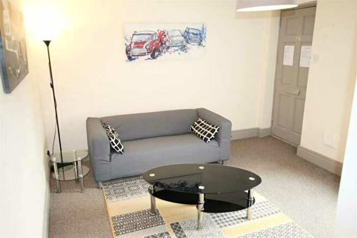 2 Bedroom Flat To Rent In Exeter Road, Nottingham, Nottinghamshire, NG7