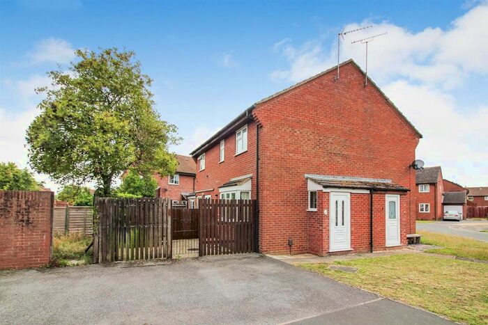 1 Bedroom Property To Rent In Warwick Court, Bicester, OX26