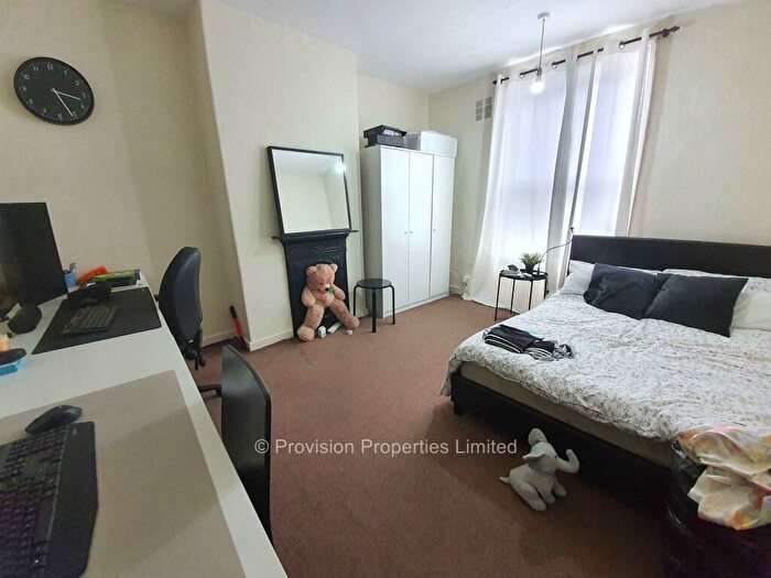 2 Bedroom Terraced House To Rent In Harold View, Hyde Park, Leeds, LS6