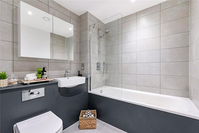 1 Bedroom Apartment To Rent In Gaythorn Street, Salford, M5