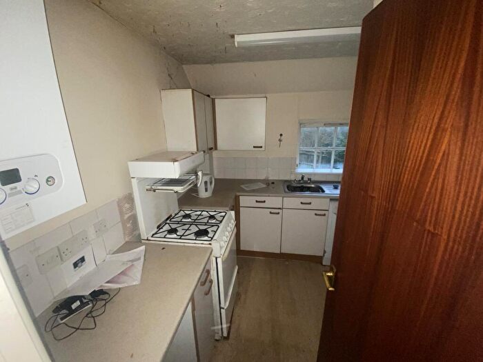 1 Bedroom Flat For Sale In Hinds Head, High Street, Lambourn, Hungerford, Berkshire, RG17