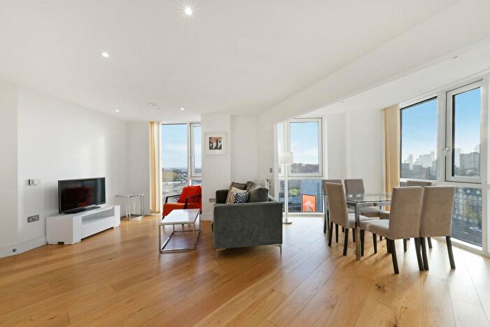 3 Bedroom Apartment To Rent In Sky View Tower, Stratford, London, E15