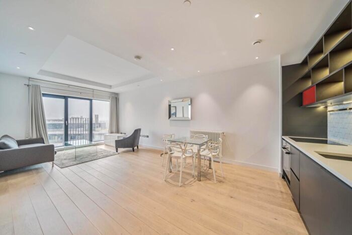 1 Bedroom Flat For Sale In Botanic Square London, E14