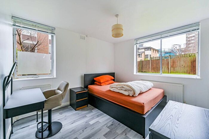 2 Bedroom Flat To Rent In Dinerman Court, St John's Wood, London, NW8