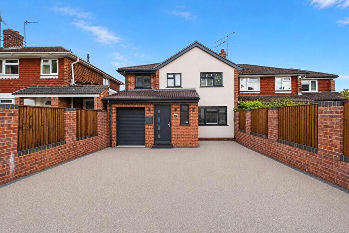 5 Bedroom Semi-Detached House For Sale In Skilton Road, Tilehurst, Reading, RG31