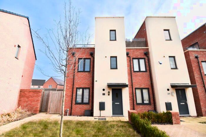 2 Bedroom House To Rent In Upton, NN5