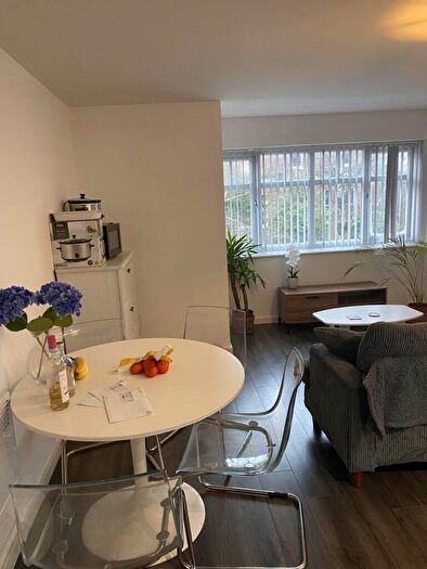 2 Bedroom Flat To Rent In Derby Road, Fallowfield, M14