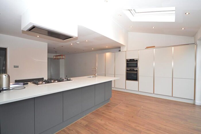 4 Bedroom Detached House To Rent In Squirrels Heath Lane, Hornchurch, Essex, RM11