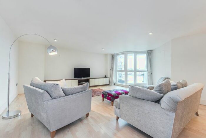 2 Bedroom Flat To Rent In St. George Wharf, London, SW8