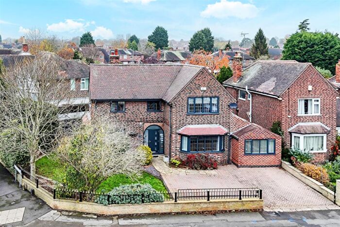 4 Bedroom Detached House For Sale In Robins Wood Road, Aspley, Nottinghamshire, NG8