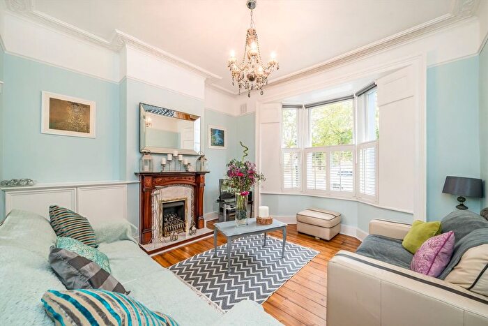 3 Bedroom Terraced House For Sale In Akerman Road, Brixton, SW9