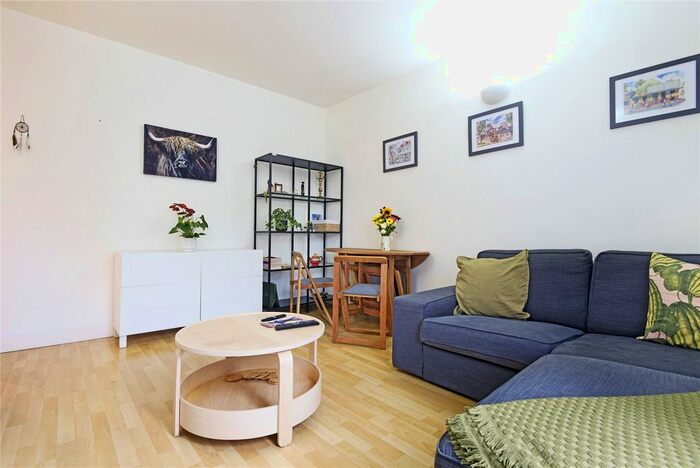 1 Bedroom Flat To Rent In The Circle, Queen Elizabeth Street, SE1