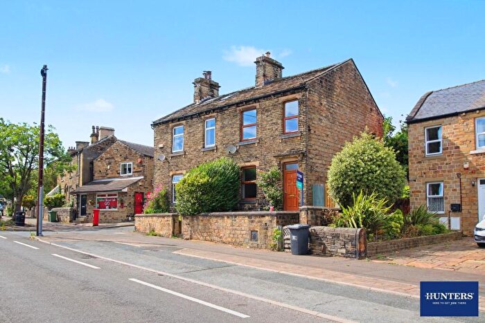 3 Bedroom Semi-Detached House For Sale In Bradley Road, Huddersfield, West Yorkshire, HD2