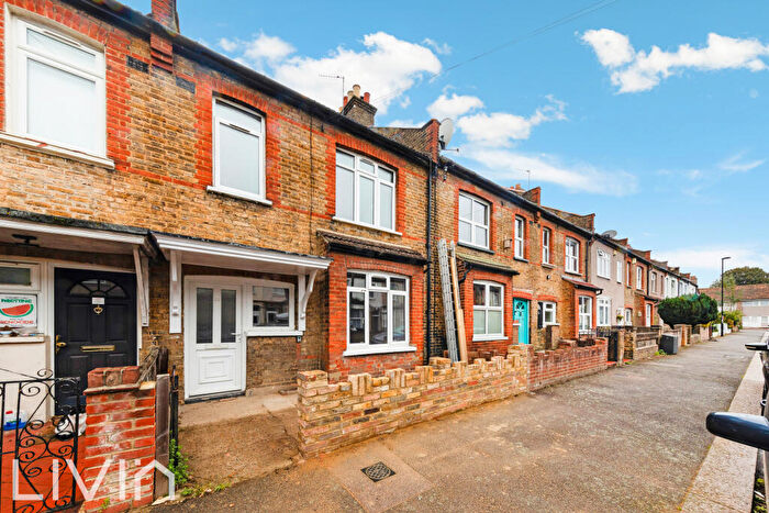 3 Bedroom Terraced House To Rent In Malcolm Road, SE25