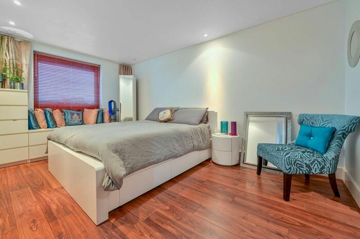 2 Bedroom Flat To Rent In Charter Quay, Kingston, Kingston Upon Thames, KT1