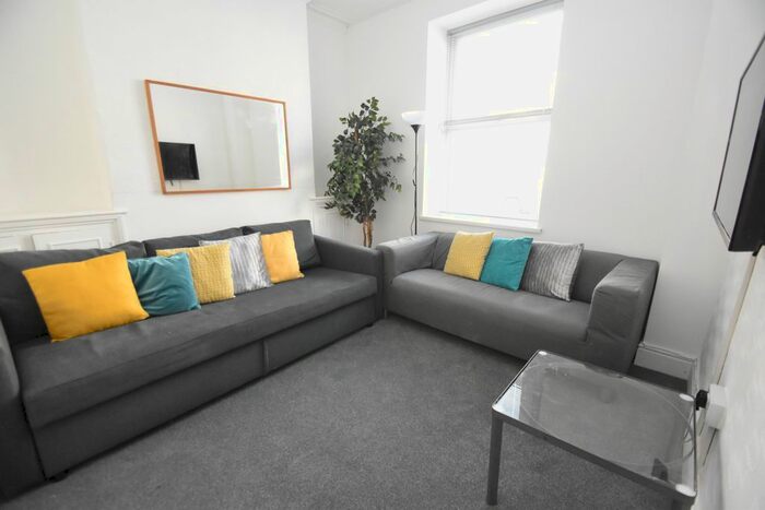 6 Bedroom Property To Rent In Minny Street, Cathays, Cardiff CF24