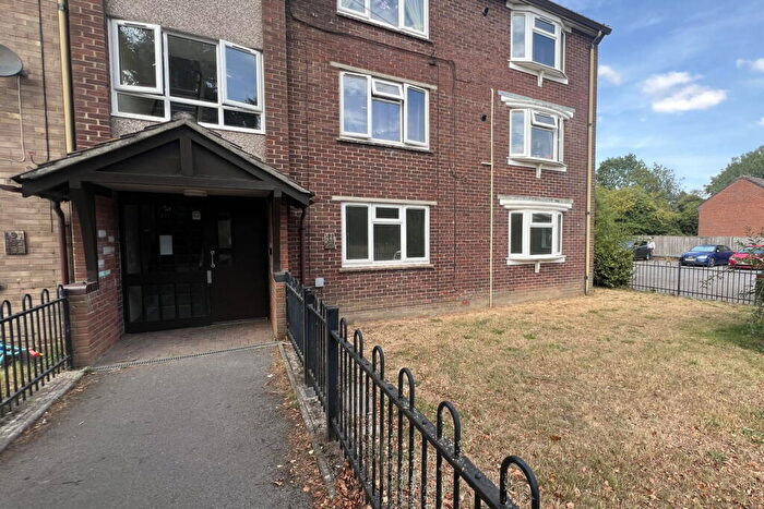 2 Bedroom Flat For Sale In Mayenne Place, Devizes, Wiltshire, SN10
