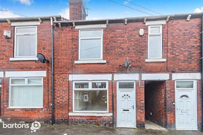 3 Bedroom Terraced House For Sale In Middle Lane, Clifton, S65