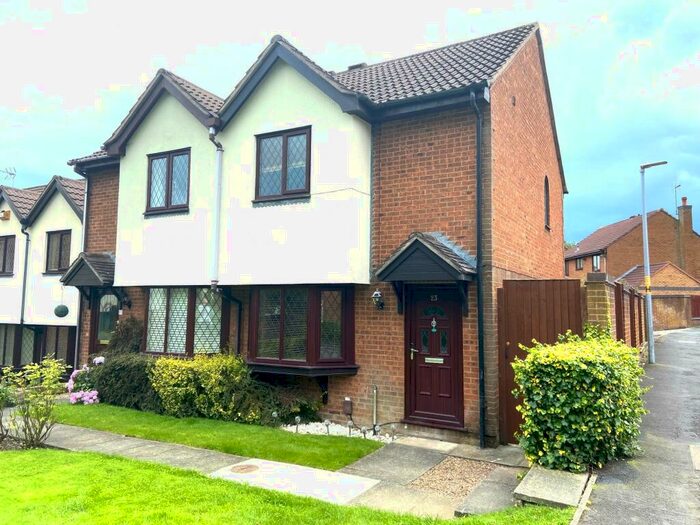 2 Bedroom Mews To Rent In Drummond Way, Macclesfield, SK10