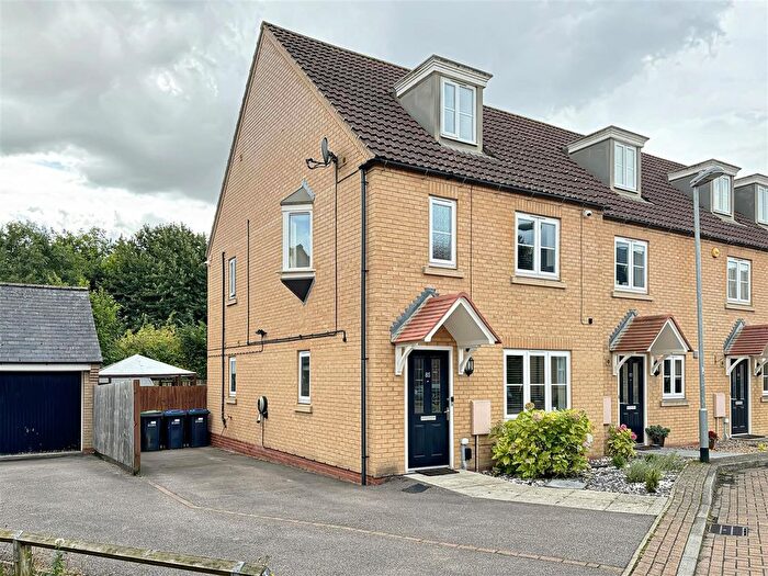 4 Bedroom End Of Terrace House For Sale In Ox Meadow, Bottisham, Cambridge, CB25