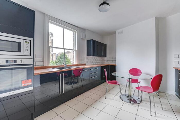 2 Bedroom Flat To Rent In Cephas Street, Stepney Green, E1