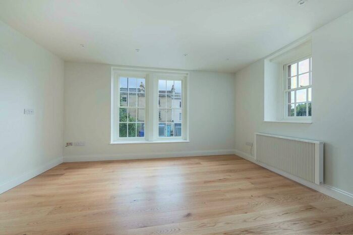 2 Bedroom Apartment To Rent In Piccadilly Place, BA1