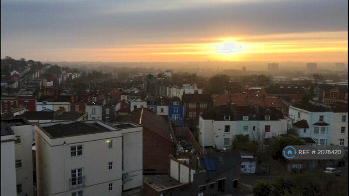 2 Bedroom Flat To Rent In Springfield Road, Bristol, BS6