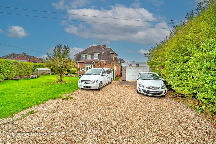 3 Bedroom Semi Detached House For Sale In Coronation Road, Pelsall, Walsall, WS4