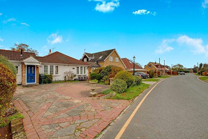 4 Bedroom Detached Bungalow For Sale In Willow Avenue, New Denham, UB9