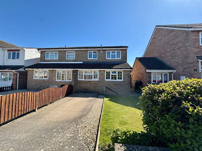 3 Bedroom Semi-Detached House For Sale In Acacia Avenue, Undy, Caldicot, NP26