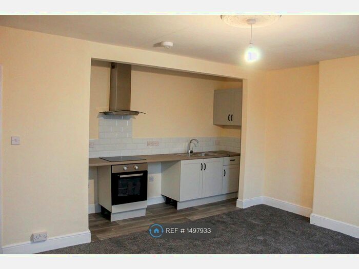 2 Bedroom Flat To Rent In Caen Street, Braunton, EX33