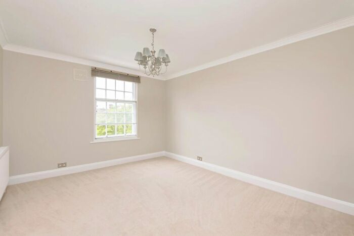 2 Bedroom Flat To Rent In Finchley Road, Temple Fortune, NW11