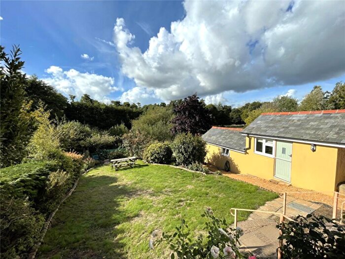 2 Bedroom Semi-Detached House For Sale In Ashford Road, Fordingbridge, Hampshire, SP6