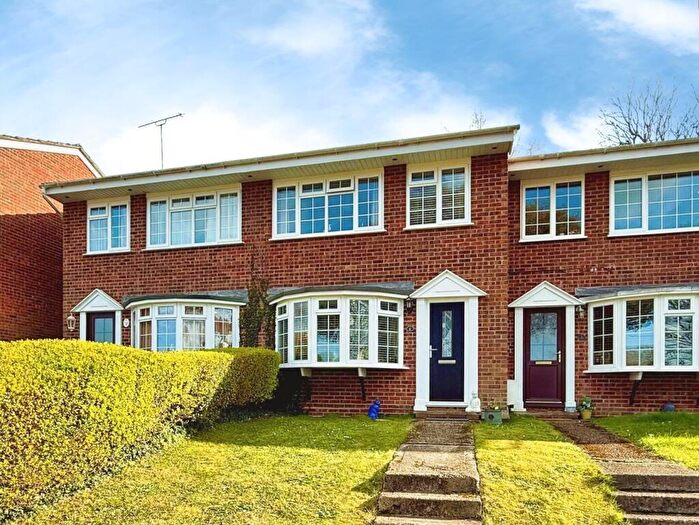 3 Bedroom House For Sale In Eden Road, Totland Bay, PO39