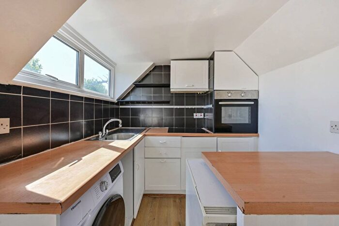 1 Bedroom Flat To Rent In Gwendolen Avenue, Putney, London, SW15