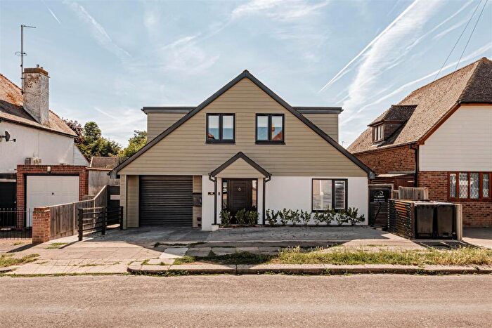5 Bedroom Detached House For Sale In Pier Avenue, Herne Bay, CT6