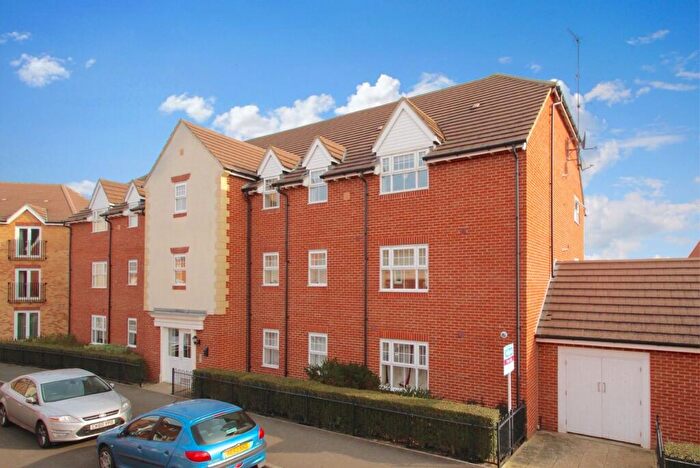 2 Bedroom Apartment To Rent In Hancock Close, Aylesbury, Buckinghamshire, HP21