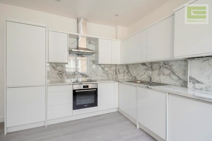 2 Bedroom Maisonette To Rent In University Road, Collier's Wood, SW19