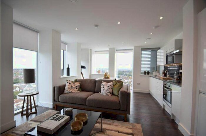 1 Bedroom Flat To Rent In Christchurch Road, Mitcham, SW19