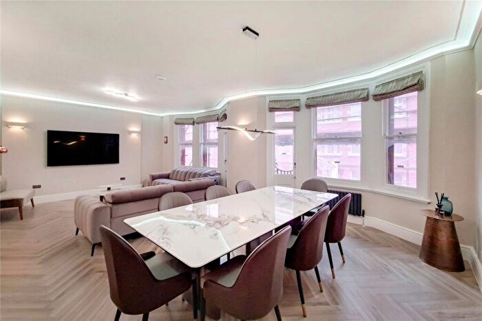 4 Bedroom Flat To Rent In Clarence Gate Gardens, Marylebone, NW1