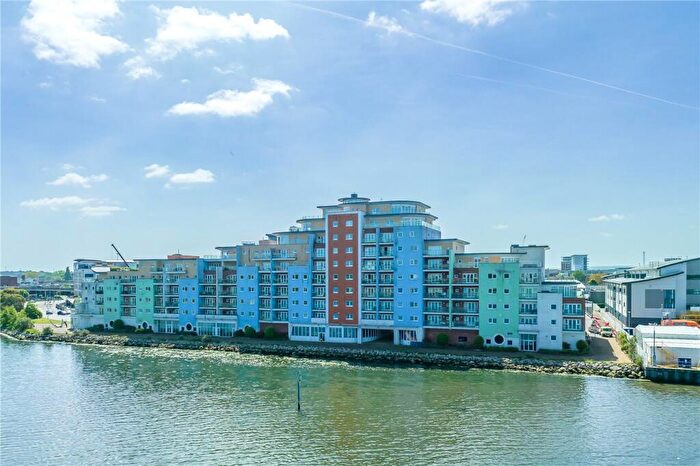 3 Bedroom Penthouse For Sale In Lifeboat Quay, Poole, BH15