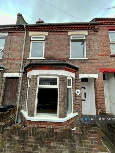 3 Bedroom Terraced House To Rent In Belmont Road, Luton, LU1