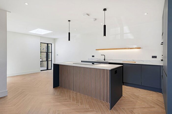 3 Bedroom Detached House For Sale In Graham Avenue, Northfields, Ealing, London, W13
