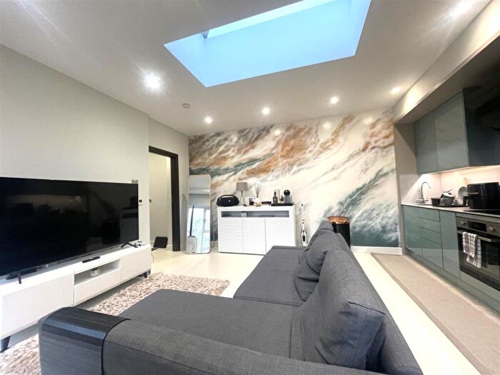 1 Bedroom Flat To Rent In Arden Street, Gillingham, ME7