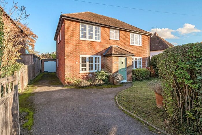 4 Bedroom Detached House To Rent In Guildford Road, Lightwater, GU18