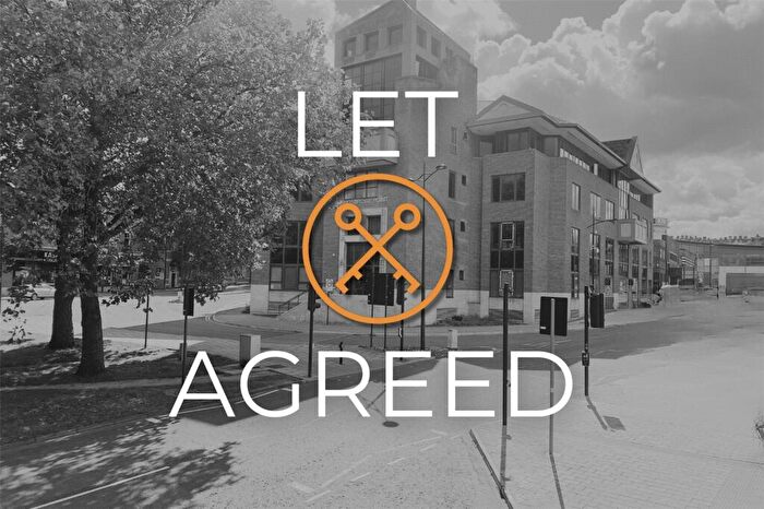 2 Bedroom Apartment To Rent In Kingsbridge Point, Swindon, Wiltshire, SN1