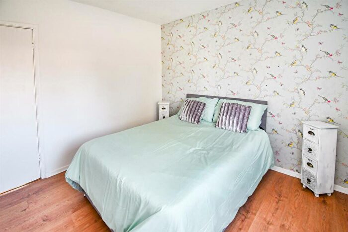 2 Bedroom Bungalow For Sale In Mill Crescent, Scotter, Gainsborough, DN21