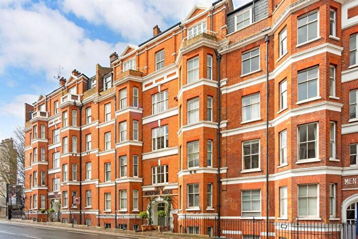 2 Bedroom Flat For Sale In Fulham Road, London, SW10