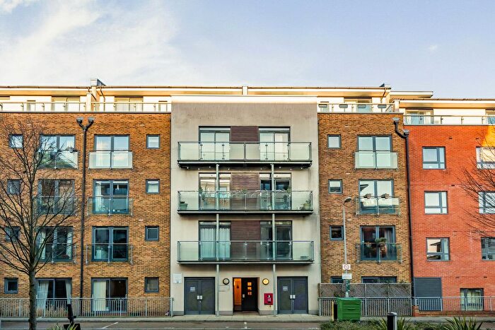2 Bedroom Flat For Sale In Desvignes Drive, London, SE13